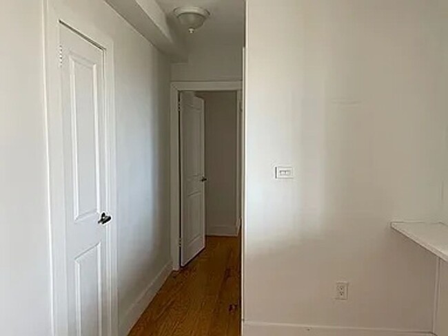 Building Photo - Charming 1BR Condo in Brooklyn
