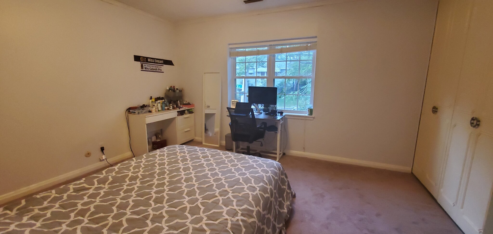 Building Photo - 150 Kenrick St