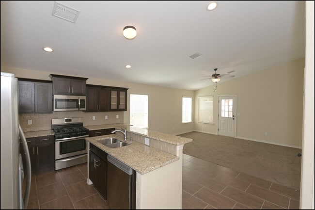 Building Photo - 3131 Red Orchard Dr