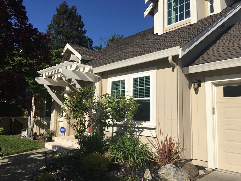 Building Photo - 5841 Charter Oaks Dr