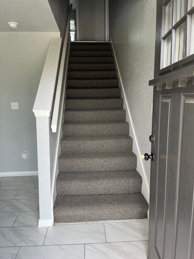 Building Photo - COX-NORTHRIDGE DRIVE TOWNHOMES