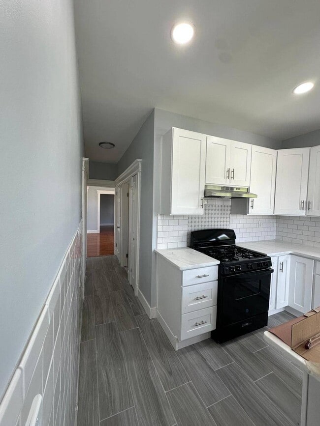 Building Photo - 291 Potter Ave