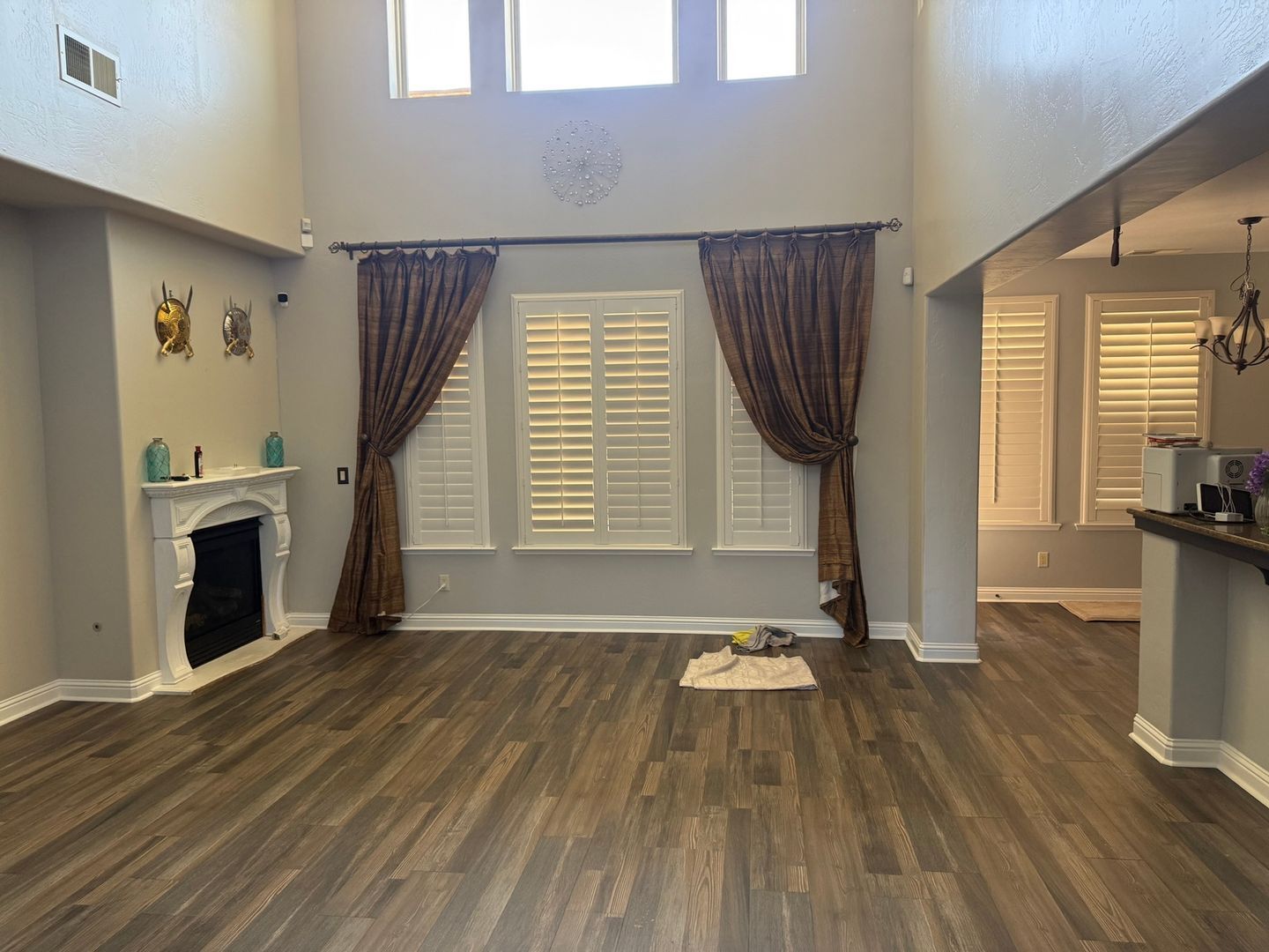 Building Photo - 1327 E Via Marbella Dr