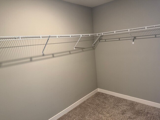 Building Photo - Comfort & Space Await in This Stunning 4BR Dayton Home