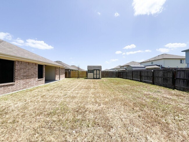Building Photo - Available 7/16/2025 Beautiful 1 story, 4 b...