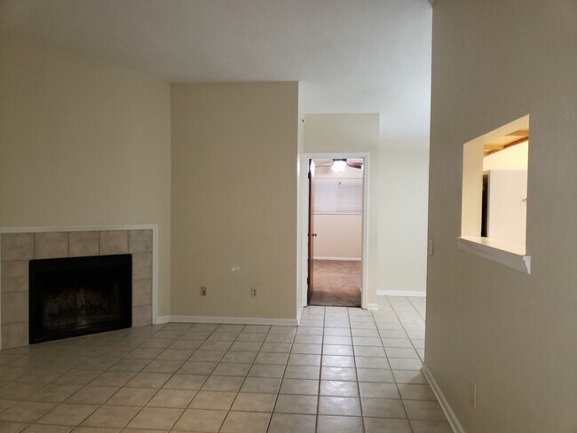 Building Photo - 2 Bedroom for rent January 2026 in NE Tall...