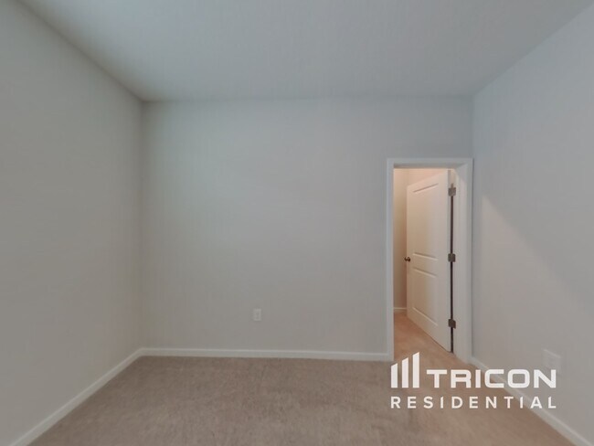 Building Photo - 68 Brazil Nut Cir
