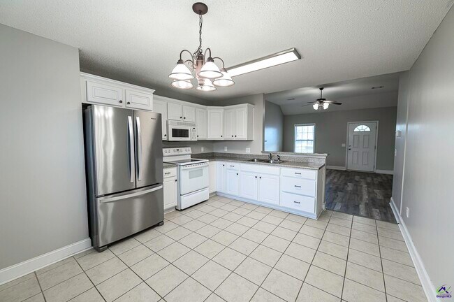 Building Photo - 307 Nile Ln