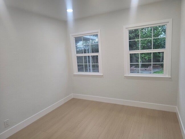 Building Photo - GLENHAVEN - ANAHEIM