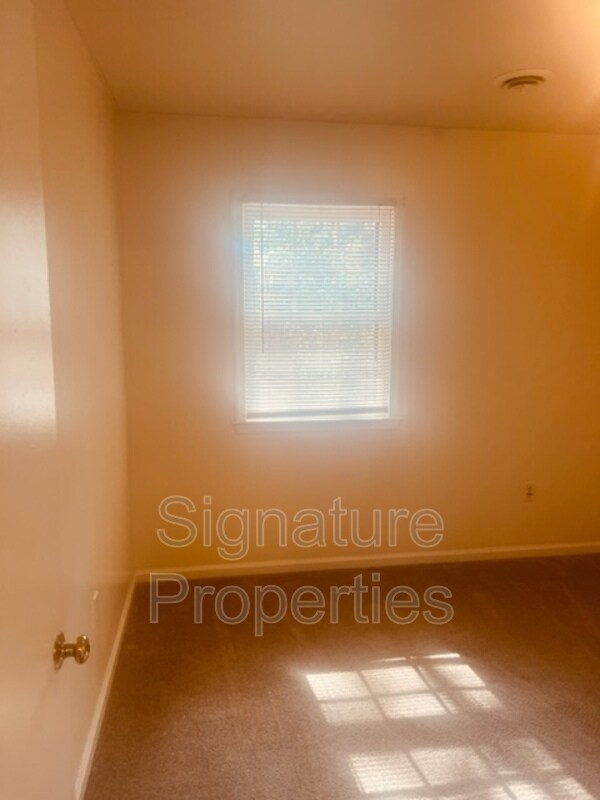 Building Photo - 2529A Pin Oak Ct