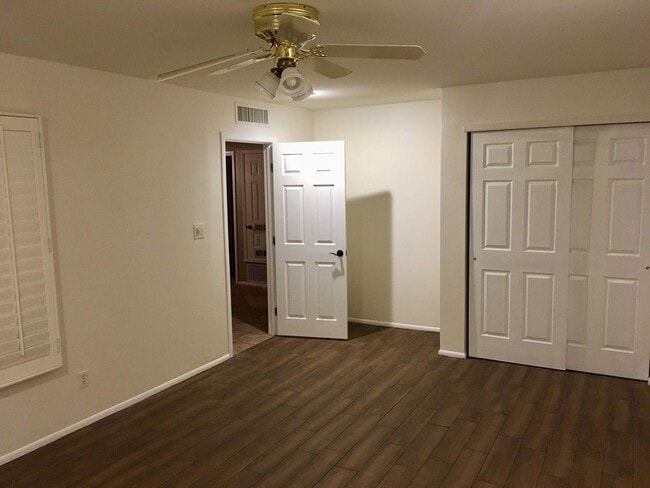 Building Photo - 5 Bedroom/2 Bath Home in amazing ASU Neighborhood