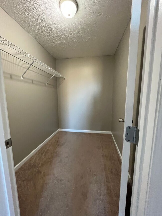 Building Photo - Single Family 2 bedroom 2 bathroom