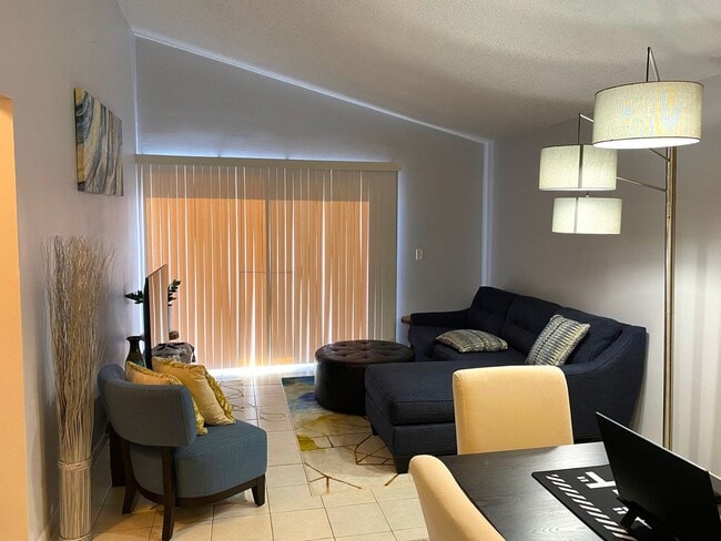 Building Photo - Romantic 1BR/1BA Top-Floor Condo with Garden Tub & Scenic Balcony Views – Dockside Orlando