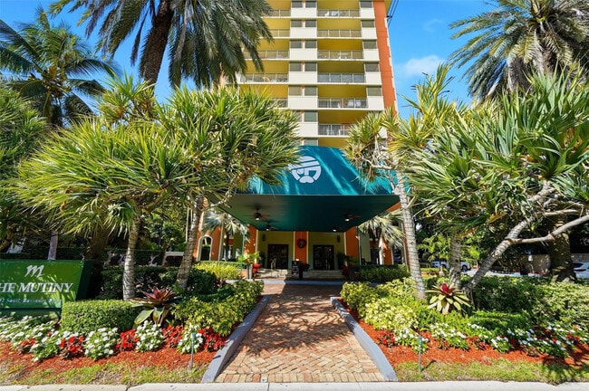 Building Photo - 2951 S Bayshore Dr