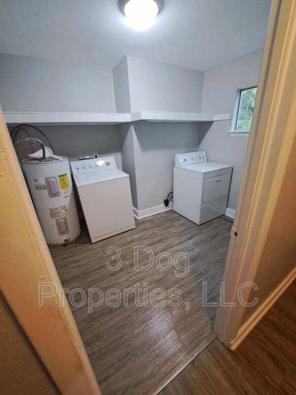 Building Photo - 412 N Hawthorne St