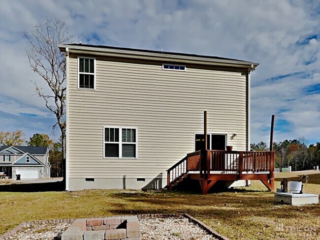 Building Photo - 877 Juno Dr