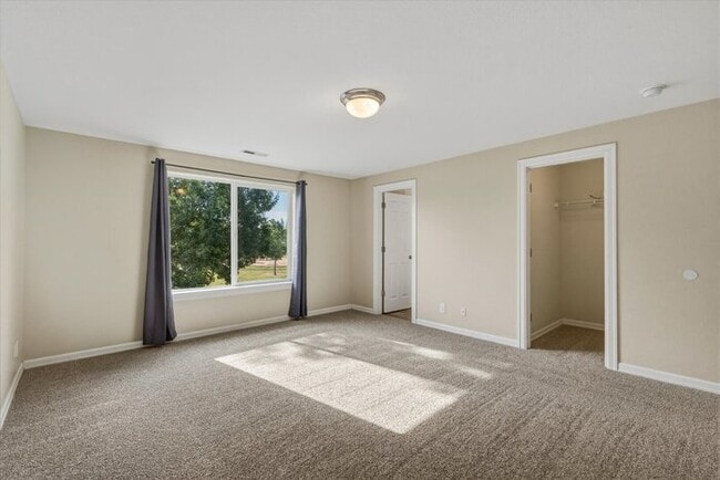 Building Photo - THREE BEDROOM PLUS BONUS OR FOURTH BEDROOM