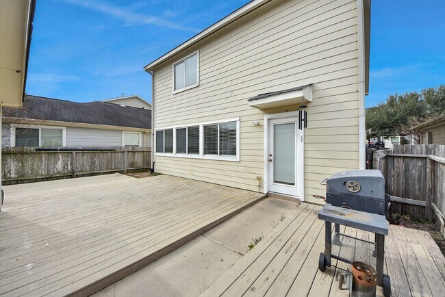 Building Photo - 20626 Sycamore Crest Ln