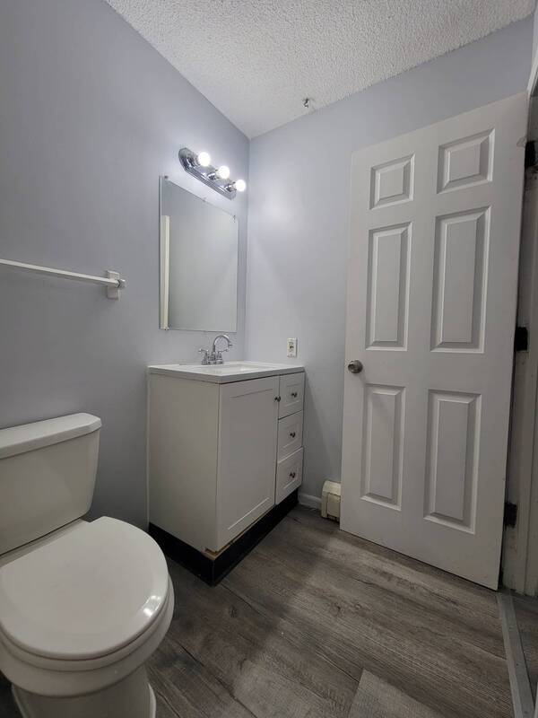 Building Photo - 310 Lawson Ave E