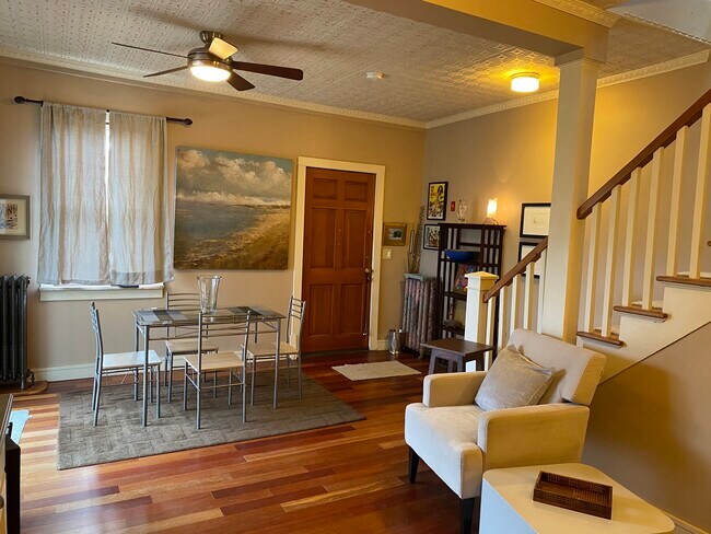 Building Photo - 285 Norwood Ave