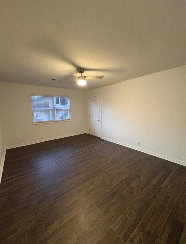 Building Photo - Duplex - 2117