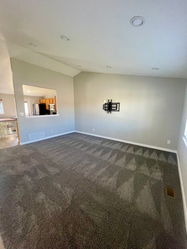 Building Photo - Lovley 3 bedroom home located in Steston H...