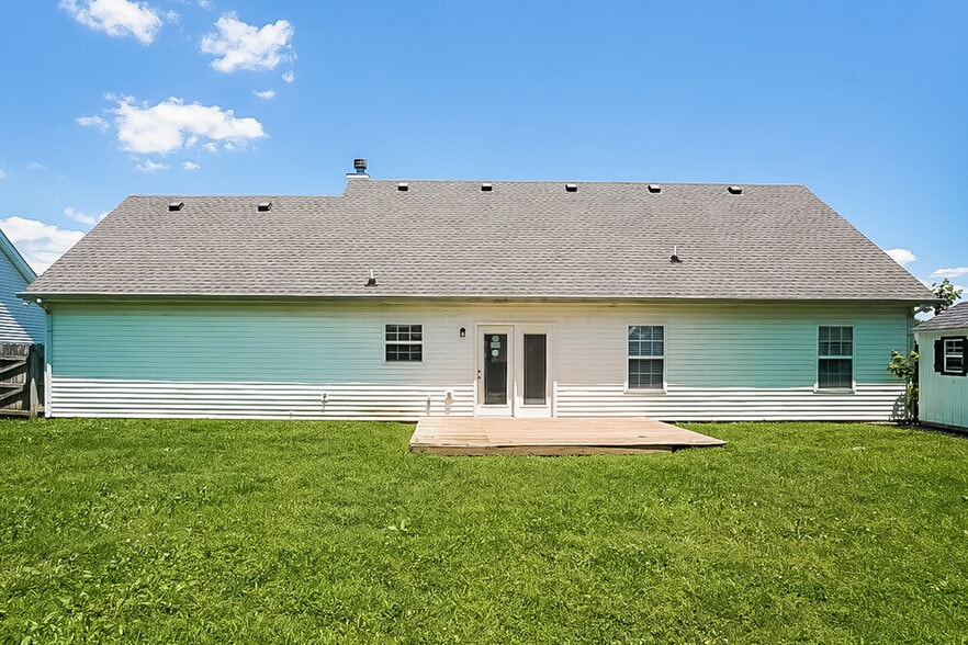 Building Photo - 2919 Weybridge Dr