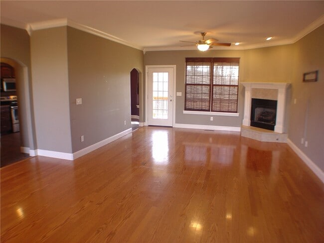 Building Photo - 73 Pimlico Dr