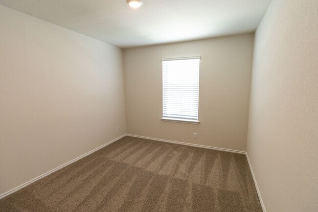 Building Photo - 50% Security Deposit! Smart-Home 3BR w/ Covered Patio in Legendary Trails – San Antonio