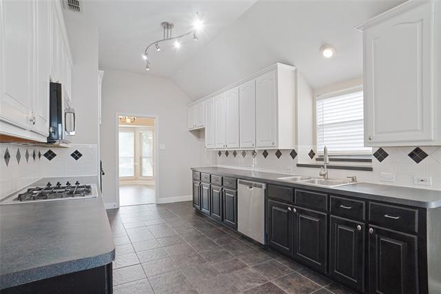 Building Photo - 1828 Lacey Oak Ln