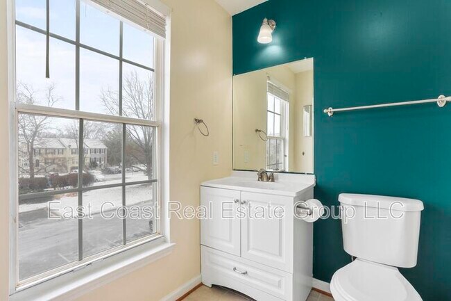 Building Photo - 5257 Earles Ct