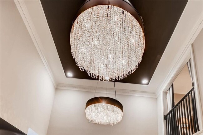 Building Photo - Stunning Furnished 3 Bedroom 3 Bath Condominium ON Piedmont Park!