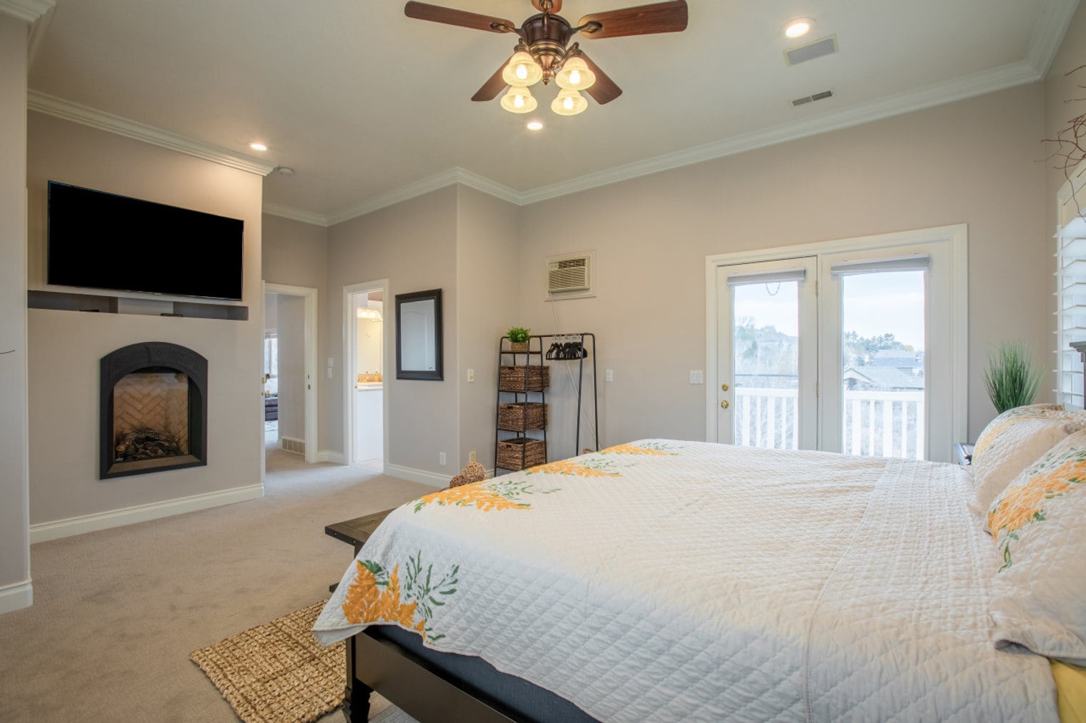 Building Photo - 678 Scenic Hills Dr