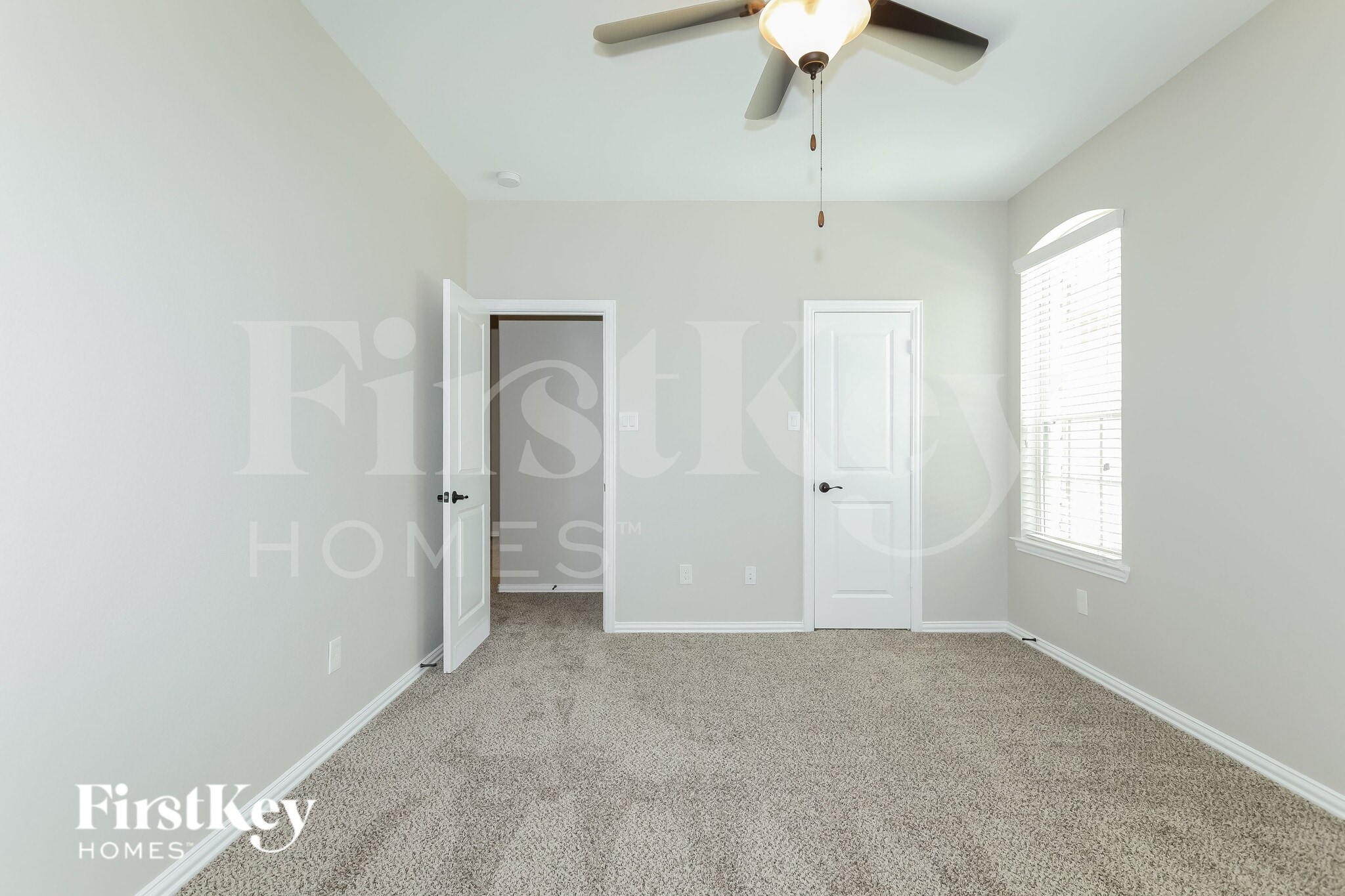 Building Photo - 119 Del Carmen Dr