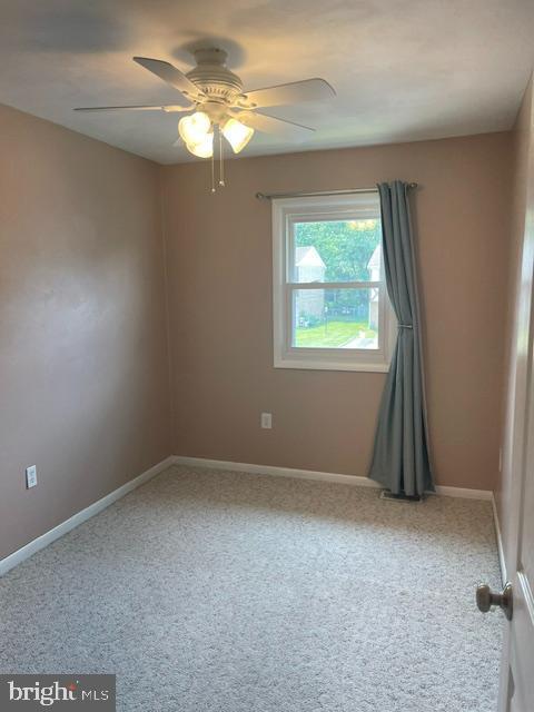 Building Photo - 802 Hills Dr