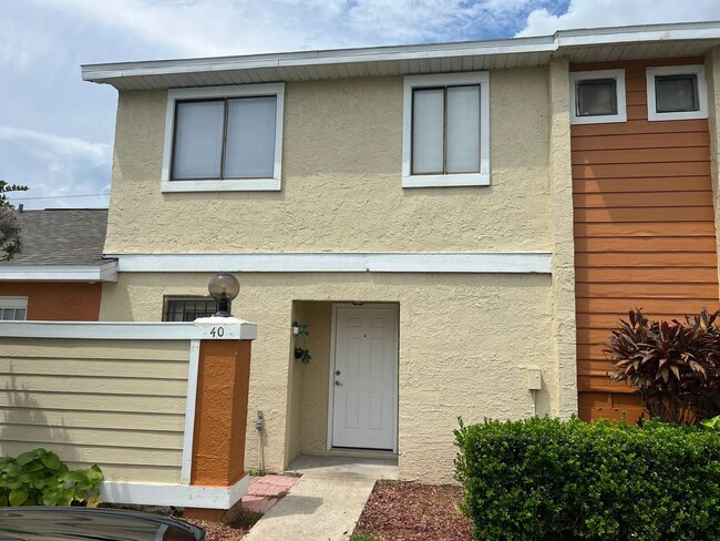 Primary Photo - Spacious 2-level townhouse Kissimmee