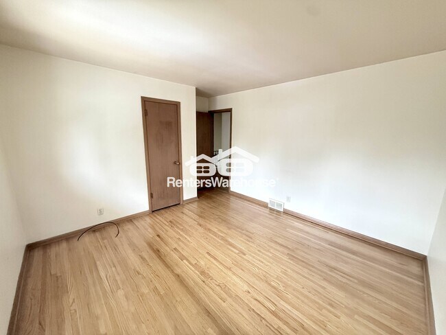 Building Photo - 3813 W 60th St
