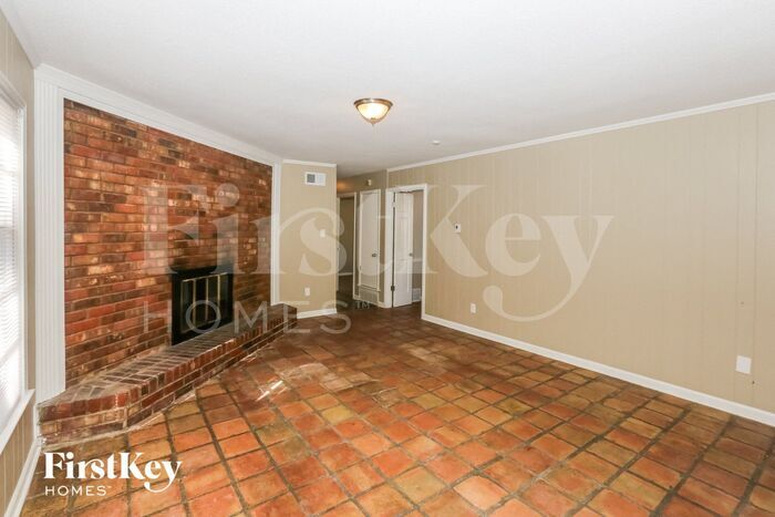 Building Photo - 5651 Chapman Ave