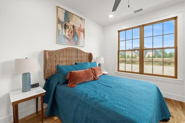 Building Photo - 4611 S 47th St