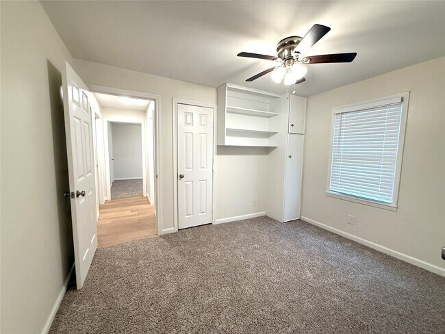 Building Photo - 8 Piney Way