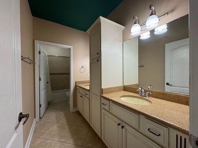 Building Photo - Gulf Breeze - Sea View Pines - 3 bedroom, 2.5 bathroom - Waterfront