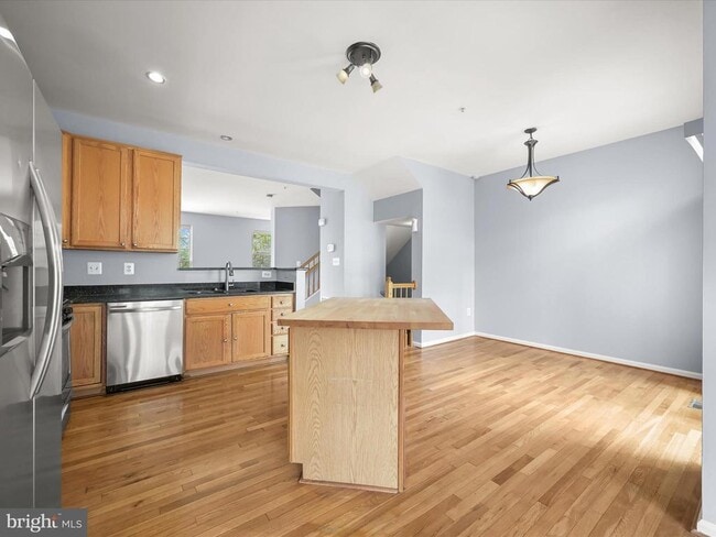 Building Photo - 4243 Begonia Dr