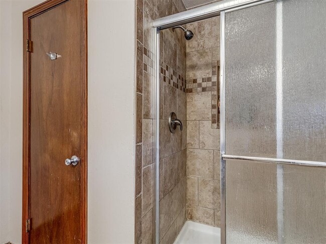 Building Photo - 813 Lapwing Rd