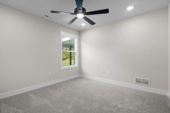 Building Photo - 2713 Misty Flower Dr