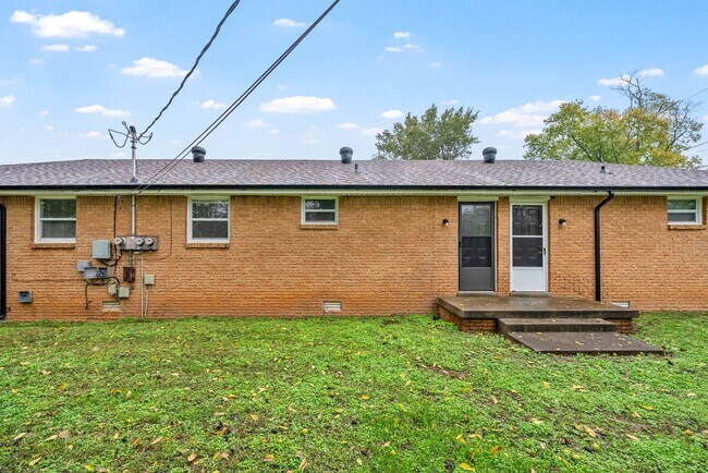 Building Photo - 114 Tandy Dr