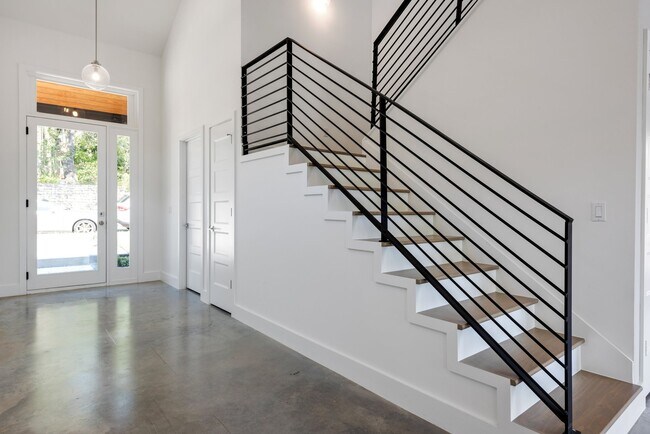 Building Photo - 3107 Walling Dr
