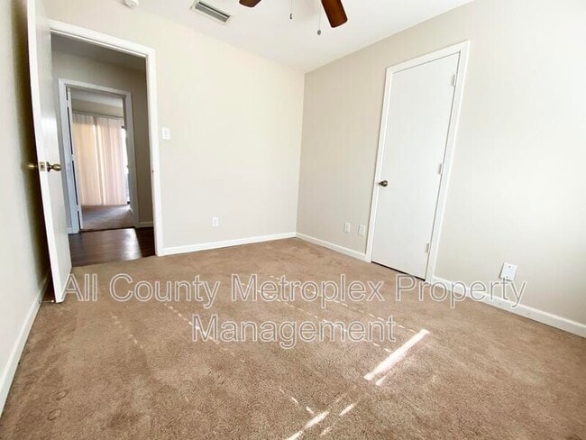 Building Photo - 1700 Crystal Way