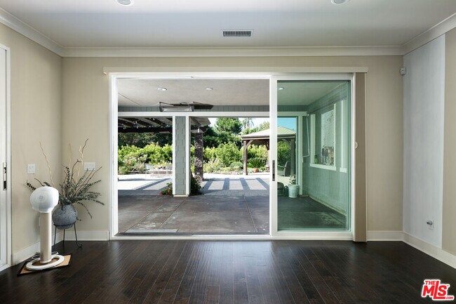 Building Photo - 9 Casaba Rd