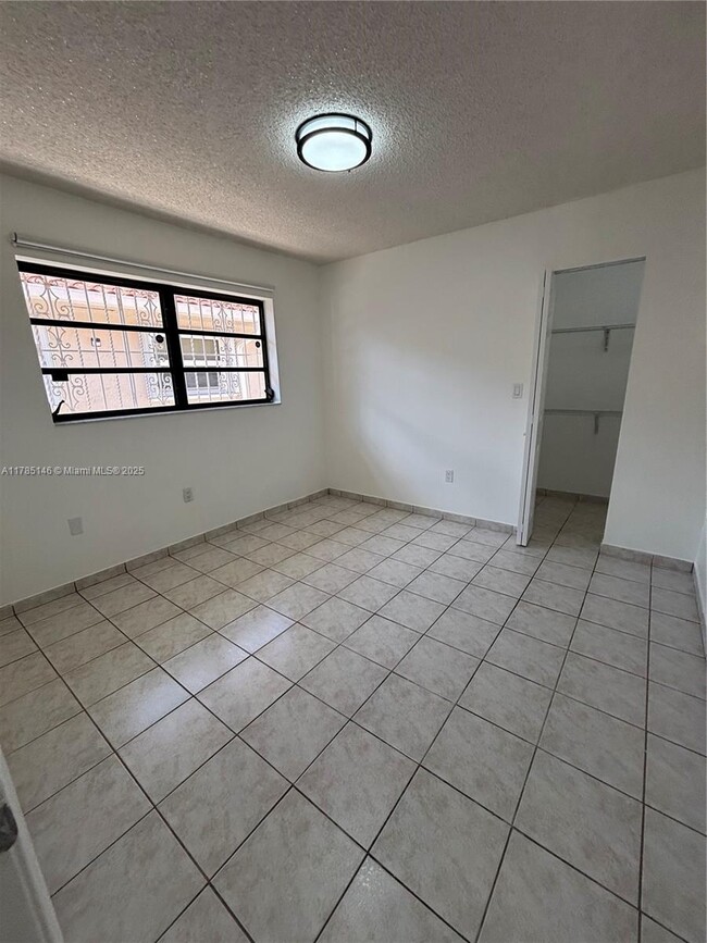 Building Photo - 6652 W 22nd Ct