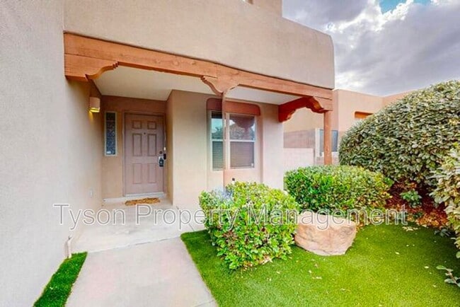 Building Photo - 10909 Pasquale Dr NW